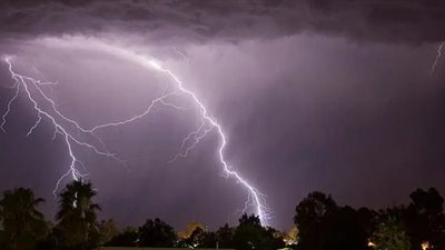 أمطار رعدية تضرب البلاد خلال ساعات.. فيديو