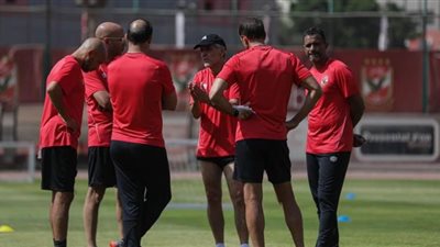 ثلاثي الأهلي يغيب عن مران اليوم