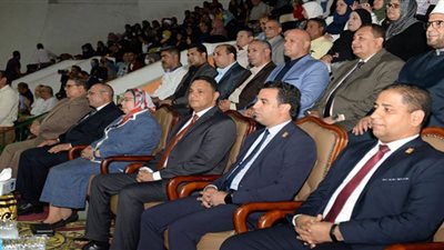 محافظ الدقهلية يشهد حفل توزيع 1100 جهاز عروسة