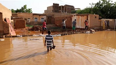 سيول السودان تبتلع 200 قرية والبحث عن مقابر للموتى.. شاهد