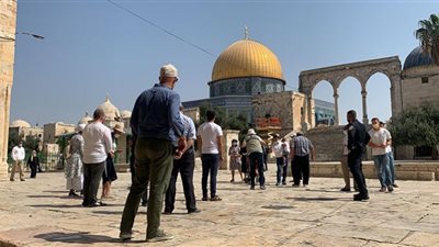 مستوطنون يقتحمون المسجد الأقصى بحماية مشددة من شرطة الاحتلال الإسرائيلي