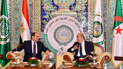 الرئيس السيسي يلتقي نظيره الجزائري