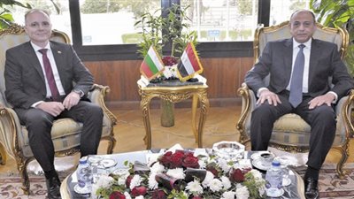 مباحثات مصرية بلغارية لتعزيز التعاون فى مجال صناعة الطيران