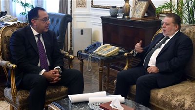 رئيس الوزراء يلتقي محافظ البنك المركزي لاستعراض الملفات الاقتصادية