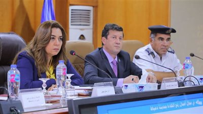 دمياط توجه بتنفيذ مبادرات شراكه مع التجار لتوفير السلع بأسعار مناسبة