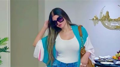 ياسمين الخطيب بهوت شورت وتوب مكشوف