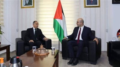 السفير المصري في رام الله يلتقي وزير شؤون القدس