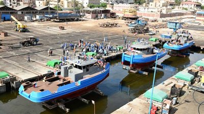 تدشين ثلاثة قاطرات جديدة لقناة السويس