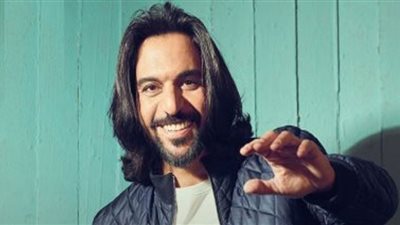 بهاء سلطان يواجه جمهوره بقلب أسود