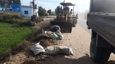 رفع 120 طن مخلفات وقمامة بشوارع دشنا بقنا