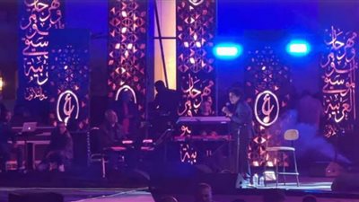 محمد منير يعتلي مسرح مهرجان الموسيقى العربية على هيلا هيلا