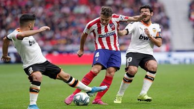 أتليتكو مدريد يصطدم بفالنسيا الليلة بالدوري الإسباني