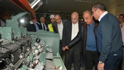وزير قطاع الأعمال في جولة تفقدية موسعة بشركة غزل المحلة