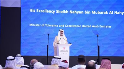 وزير التسامح الإماراتي: شيخ الأزهر وبابا الفاتيكان صناع سلام ورموز للأخوة الإنسانية