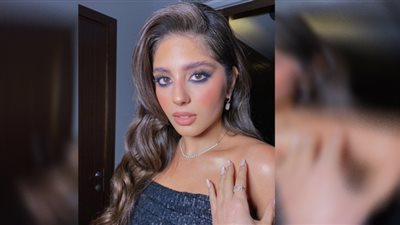 مايان السيد تطل بالأبيض في العرض الخاص لفيلم هاشتاج جوزني