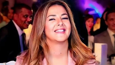 دنيا سمير غانم لخالد جلال: 