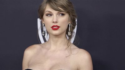 تايلور سويفت بفستان مطرز بالألماس في حفل MTV Video Music Awards