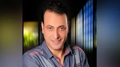 وصول جثمان الشاعر ناصر الجيل لمسجد تاون بالي لأداء صلاة الجنازة