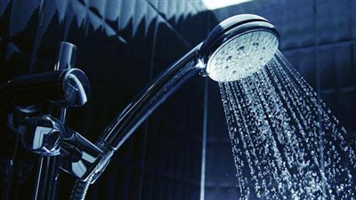 مخاطر الاستحمام يوميًا في الصباح