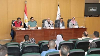 محافظ بني سويف يترأس اجتماع لجنة تنفيذ المبادرة الوطنية للمشروعات الخضراء