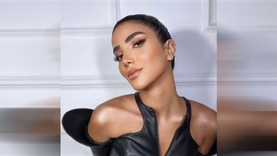 ريم سامي تستعرض خصرها النحيف بلمسة شتوية