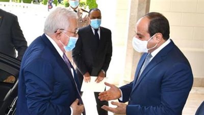 محمود عباس يصل إلى مصر للمشاركة في القمة الثلاثية