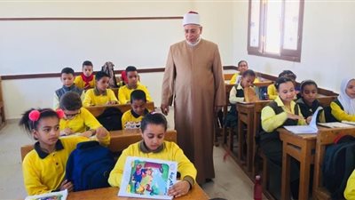 رئيس أزهر البحر الأحمر يتابع مبادرة أنا الراقى بأخلاقى