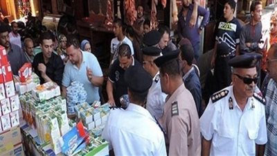 رصد كميات كبيرة من البضائع حجبها التجار عن الأسواق