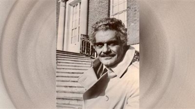 مقتنيات عمر الشريف للبيع في باريس.. ونجله يحذر