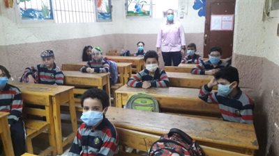 تأخير الكتب الدراسية للصفين الرابع والخامس الابتدائي