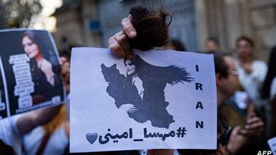 وقفة أمام البرلمان الأوروبي.. وبرج إيفل يستعد لإحياء ذكرى مهسا أميني