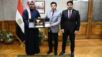 وزير الرياضة يلتقي رئيس الإتحاد العربي والقطري الرياضي للشرطة والعربي للجودو