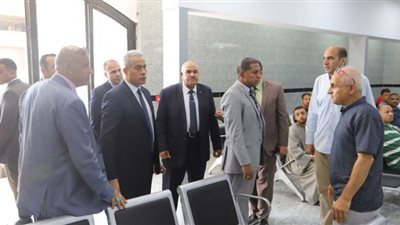 وزير القوى العاملة يتفقد وحدة خدمات العمالة المصرية بالخارج