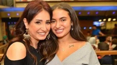 أمل رزق تروي كواليس فسخ خطبة ابنتها من محمد الشرنوبي (صور)