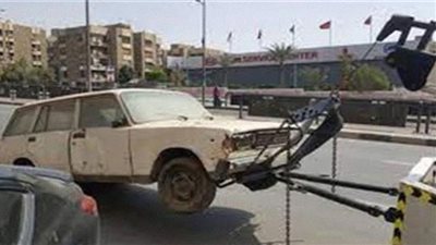رفع 45 سيارة ودراجة نارية متهالكة