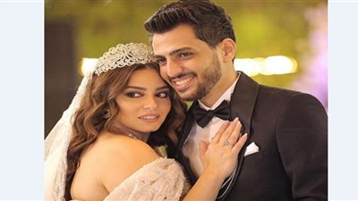 إلهام عبدالبديع تتألق بالأسود مع زوجها وتكشف سر نجاح العلاقة