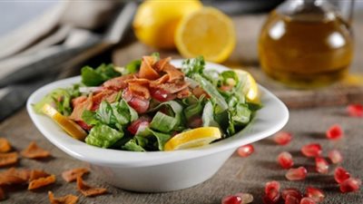 من الشام.. الطريقة الأصلية لسلطة الفتوش