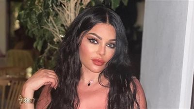 هيفاء وهبي تنتقد فيسبوك.. غرقان بالكذب