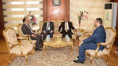 وزير العدل يزور النيابة الادارية ويهنئ رئيسها باكتمال عطاءه|صور