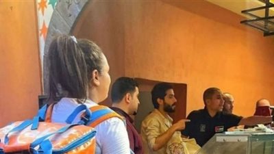 فتيات كسرن حاجز الخوف بمهنة الـ«دليفرى»