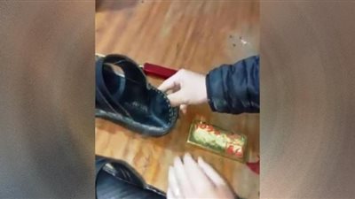 الجمارك تضبط سبائك ذهب داخل فرش شبشب