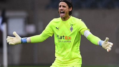 بايرن ميونخ يضغط لحسم صفقة حارس جلادباخ