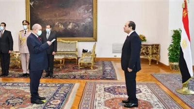 حصل على وسام الجمهورية من الطبقة الأولى.. من هو المستشار عزت أبو زيد؟