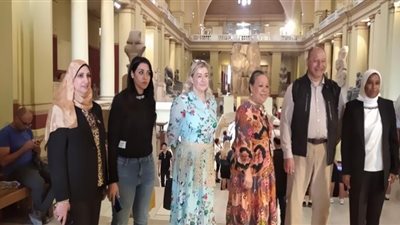 ملك تونجا يزور المتحف المصري بالتحرير