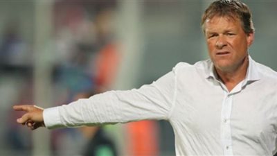 مدرب منتخب عمان يسعي لكسر عقدة النهائيات أمام العراق بكأس خليجي 25