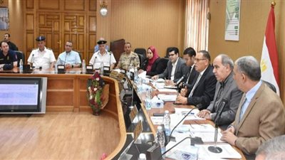 تنفيذي الشرقية يناقش إجراءات إنشاء محطة رفع صرف صحي سندنهور