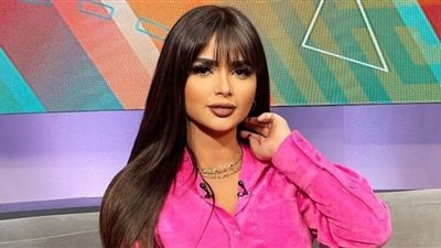 فرح علي تتألق بالكاروهات الأنيق
