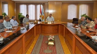 محافظ أسيوط يترأس الاجتماع التنسيقي لتسهيل إجراءات إنشاء محطات مشروع الخط الثاني من القطار الكهربائي السريع