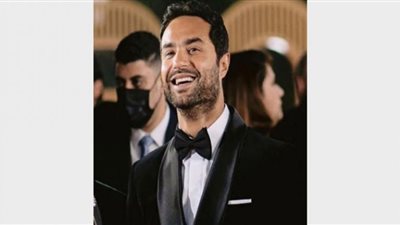 كريم فهمي يحتفل بعيد ميلاد شقيقه على طريقته الخاصة (شاهد)