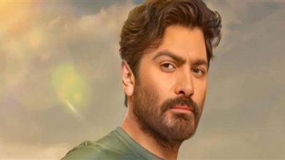 تامر حسني يتغزل بشباب الجامعات الأوروبية بمصر (فيديو)